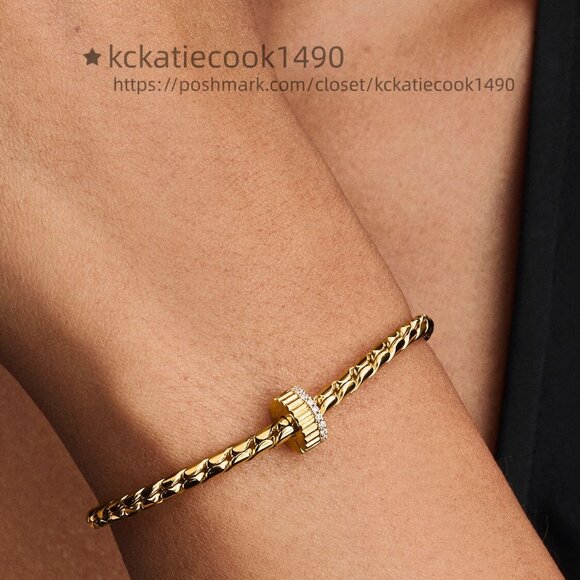 Pandora Ribbed Clip Charm - Picture 5 of 6